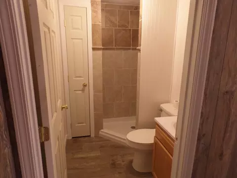 Bath - 435 Humphrey Rd, Walling, TN 38587 photo 3 of 4