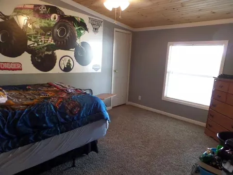 Bedroom - 435 Humphrey Rd, Walling, TN 38587 photo 5 of 6