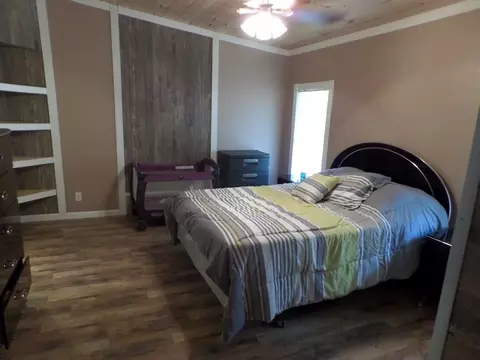 Bedroom - 435 Humphrey Rd, Walling, TN 38587 photo 3 of 6