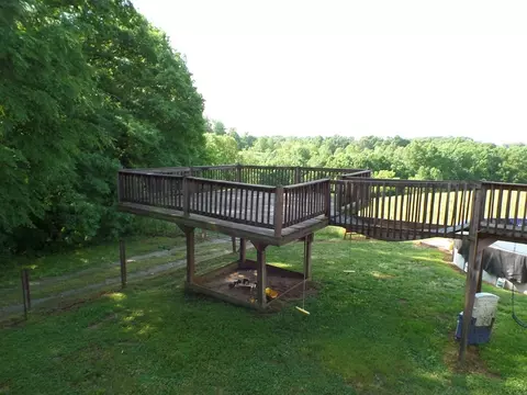 Exterior - 435 Humphrey Rd, Walling, TN 38587 photo 12 of 15
