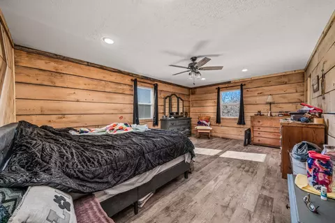 Bedroom - 435 Humphrey Rd, Walling, TN 38587 photo 1 of 6