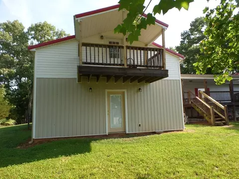 Exterior - 435 Humphrey Rd, Walling, TN 38587 photo 9 of 15