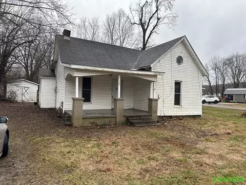 146 E Walnut St, Mortons Gap, KY 42440