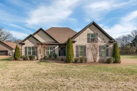 812 N Palmers Chapel Rd, White House, TN 37188
