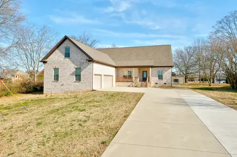 2698 Regenwood Dr, Murfreesboro, TN 37129