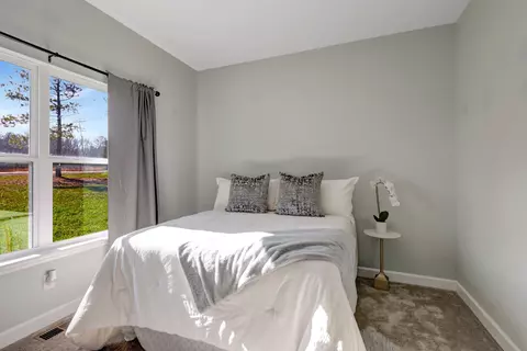 Bedroom - 1045 Big Bartons Creek Rd, Dickson, TN 37055 photo 4 of 5
