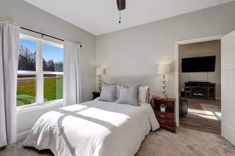 Bedroom - 1045 Big Bartons Creek Rd, Dickson, TN 37055 photo 1 of 5