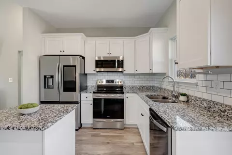 Kitchen - 1045 Big Bartons Creek Rd, Dickson, TN 37055 photo 3 of 5