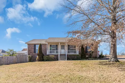 326 Forrest Dr, Greenbrier, TN 37073