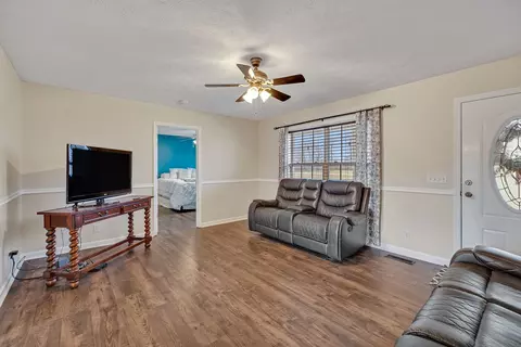 Living - 153 Spry Rd, Morrison, TN 37357 photo 2 of 2