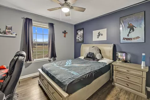 Bedroom - 153 Spry Rd, Morrison, TN 37357 photo 2 of 2