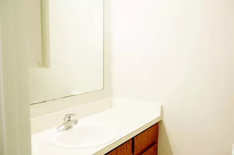 Bath - 1411 Apache Ln, Madison, TN 37115 photo 3 of 3