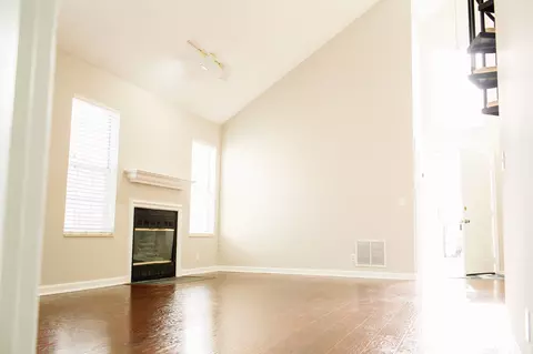 Living - 1411 Apache Ln, Madison, TN 37115 photo 2 of 2