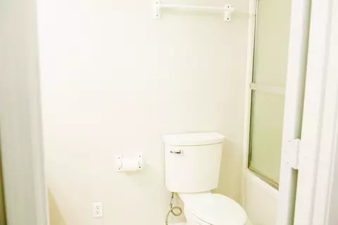 Bath - 1411 Apache Ln, Madison, TN 37115 photo 2 of 3