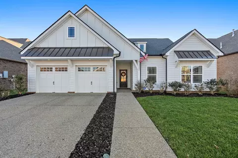 734 Canter Ln, Hendersonville, TN 37075