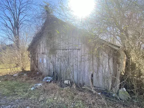 215 Third Ave, Loretto, TN 38469 photo 5