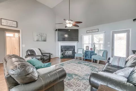 Living - 2911 Apache Moon Ter, Murfreesboro, TN 37127 photo 4 of 6