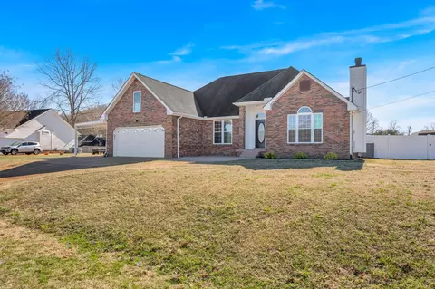 513 Elkmoore Dr, Pegram, TN 37143
