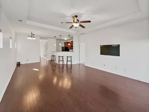 Living - 1025 Hemlock Dr, Spring Hill, TN 37174 photo 2 of 3