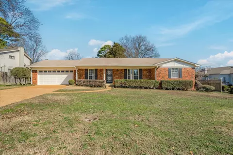 7984 Cedar Lake Dr, Germantown, TN 38138