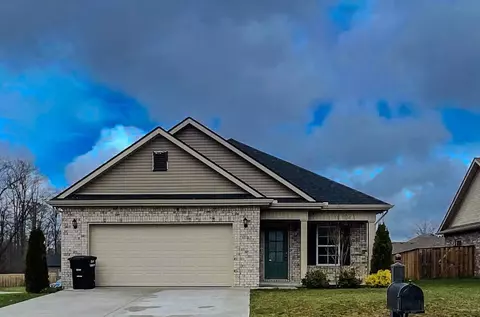 308 Spring Breeze Dr, Tullahoma, TN 37388