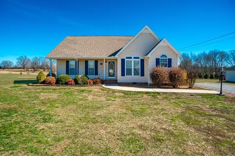 10 Amberwood Rd, Fayetteville, TN 37334