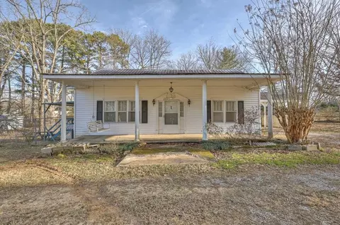 1902 E Lincoln St, Tullahoma, TN 37388