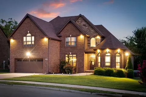 3196 Porter Hills Dr, Clarksville, TN 37043