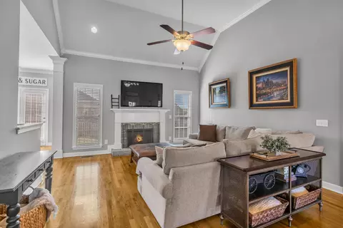 2004 Virgle Cir, Spring Hill, TN 37174