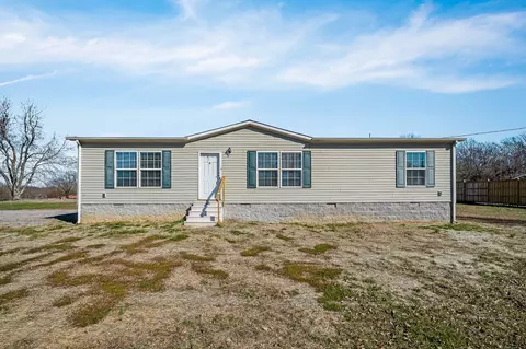 9021 Holmes Creek Rd, Smithville, TN 37166