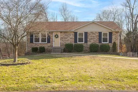 714 Overton Dr, Clarksville, TN 37042