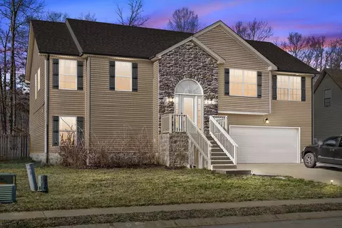1212 Freedom Dr, Clarksville, TN 37042