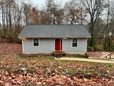 402 Fleetwood Dr, Rossville, GA 30741