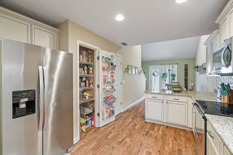 Kitchen - 4331 Prometheus Way, Murfreesboro, TN 37128 photo 9 of 10