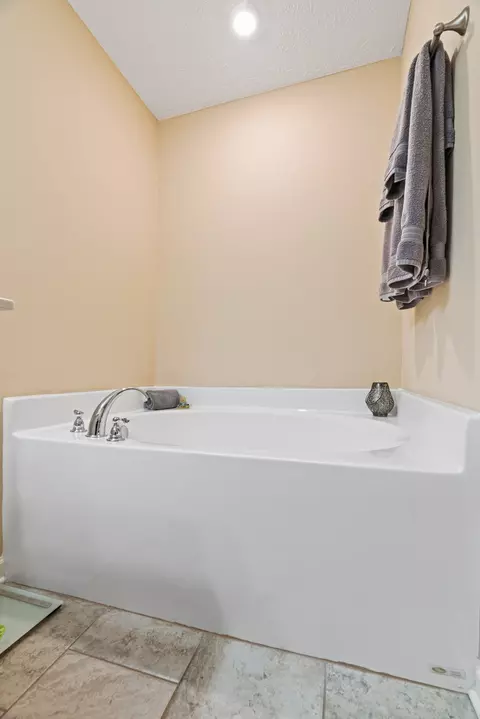 Bath - 4331 Prometheus Way, Murfreesboro, TN 37128 photo 7 of 13