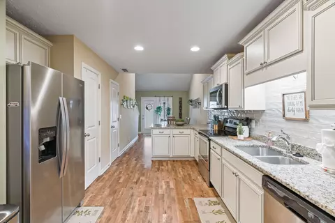 Kitchen - 4331 Prometheus Way, Murfreesboro, TN 37128 photo 2 of 10