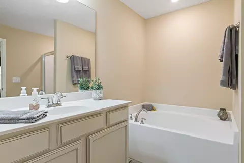 Bath - 4331 Prometheus Way, Murfreesboro, TN 37128 photo 4 of 13