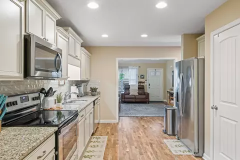 Kitchen - 4331 Prometheus Way, Murfreesboro, TN 37128 photo 7 of 10