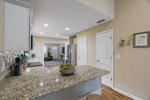 Kitchen - 4331 Prometheus Way, Murfreesboro, TN 37128 photo 6 of 10
