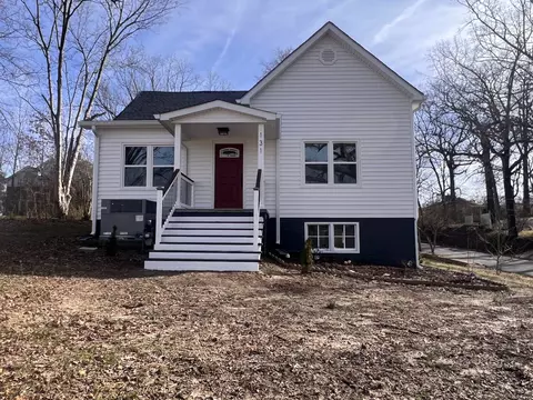 131 Church Ave S, Camden, TN 38320