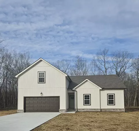 718 N Ballard Rd, Manchester, TN 37355
