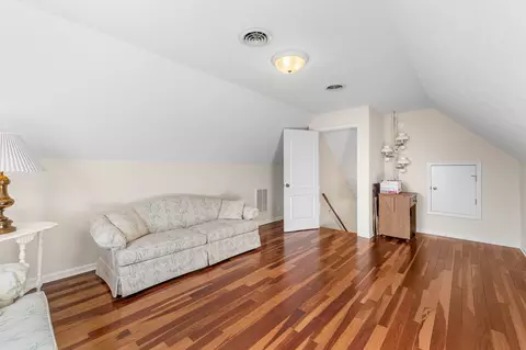 Living - 7403 Catherine St, Murfreesboro, TN 37129 photo 9 of 9