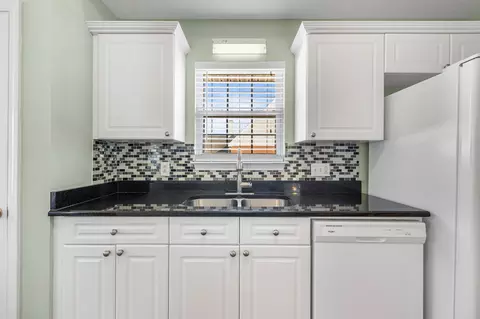 Kitchen - 7403 Catherine St, Murfreesboro, TN 37129 photo 3 of 4