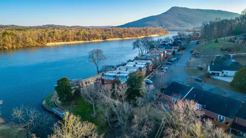 3184 Waterfront Dr, Chattanooga, TN 37419