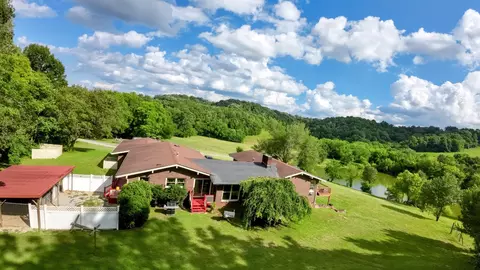 221 Robinson Rd, Pulaski, TN 38478