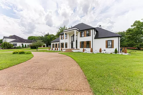 100 Geers Ct, Lebanon, TN 37087