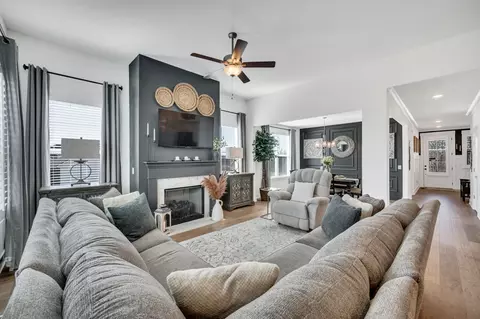 Living - 4045 John Marsh Rd, Spring Hill, TN 37174 photo 3 of 9