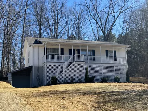 60 Windy Hills Ln, Mcewen, TN 37101