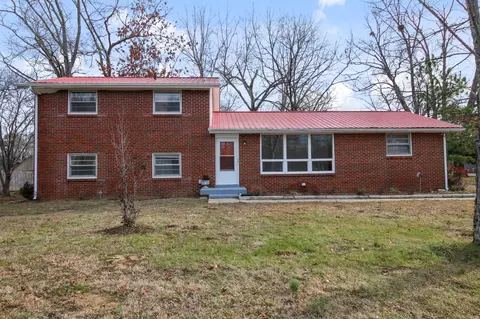 702 Cumberland Ave, Tullahoma, TN 37388