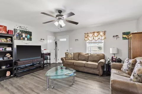 Living - 6491 Highway 161, Springfield, TN 37172 photo 4 of 4
